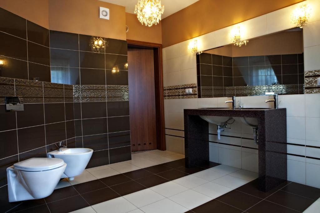 Hotel Trzy Roze Zemborzyce Dolne Zimmer foto