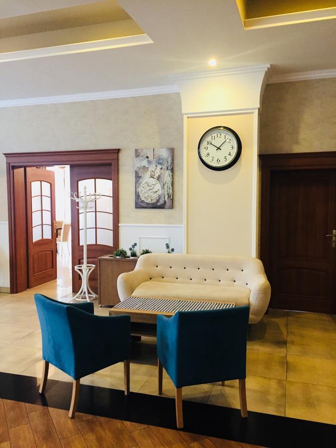 Hotel Trzy Roze Zemborzyce Dolne Exterior foto